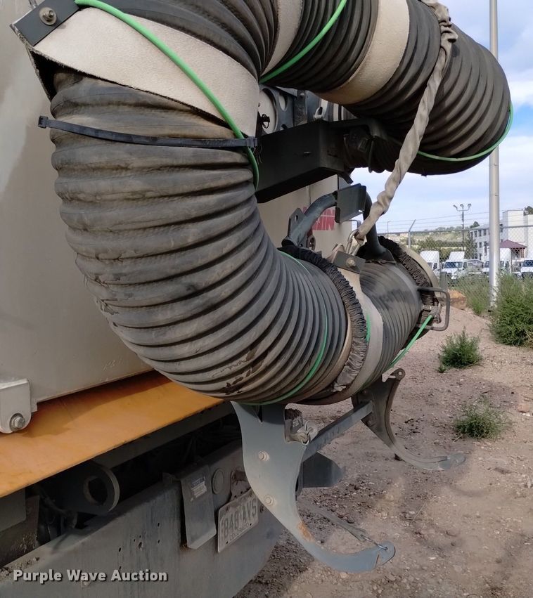 image for item DK8771 2010 Nissan UD3300  street sweeper truck