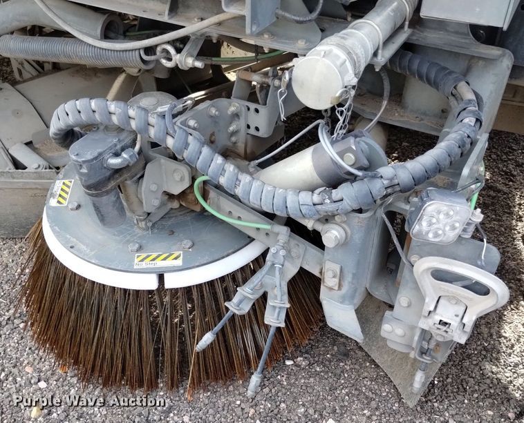 image for item DK8771 2010 Nissan UD3300  street sweeper truck