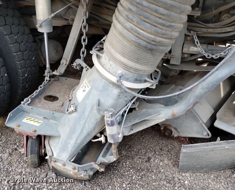 image for item DK8771 2010 Nissan UD3300  street sweeper truck