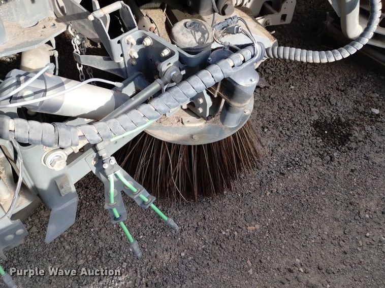 image for item DK8771 2010 Nissan UD3300  street sweeper truck