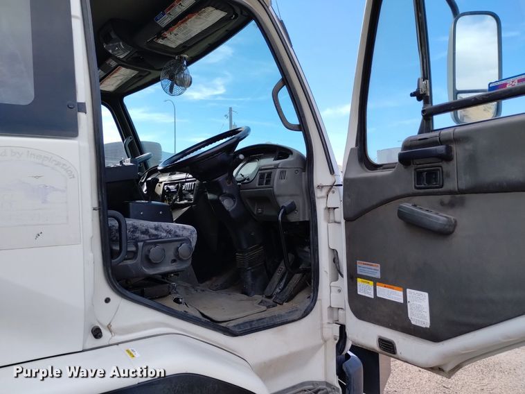 image for item DK8771 2010 Nissan UD3300  street sweeper truck