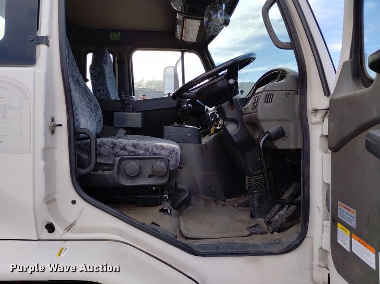 image for item DK8771 2010 Nissan UD3300  street sweeper truck