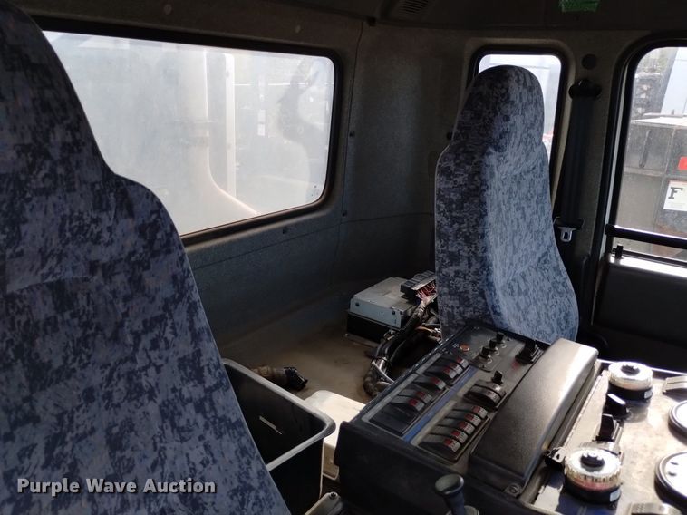 image for item DK8771 2010 Nissan UD3300  street sweeper truck