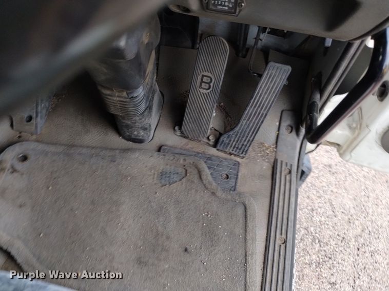 image for item DK8771 2010 Nissan UD3300  street sweeper truck