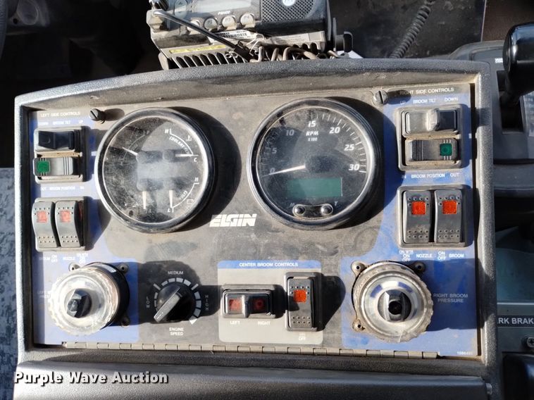 image for item DK8771 2010 Nissan UD3300  street sweeper truck