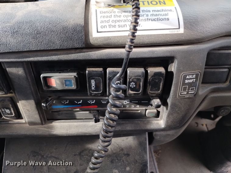 image for item DK8771 2010 Nissan UD3300  street sweeper truck