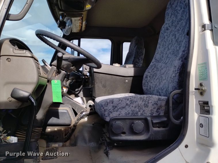 image for item DK8771 2010 Nissan UD3300  street sweeper truck