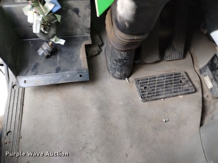 image for item DK8771 2010 Nissan UD3300  street sweeper truck