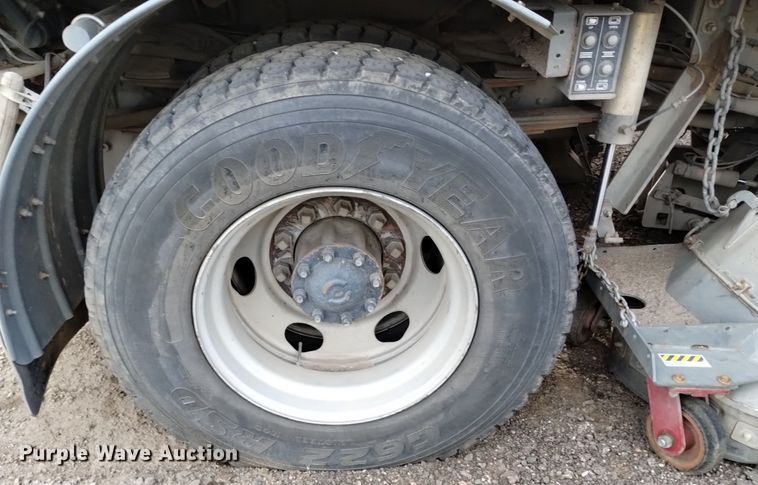 image for item DK8771 2010 Nissan UD3300  street sweeper truck