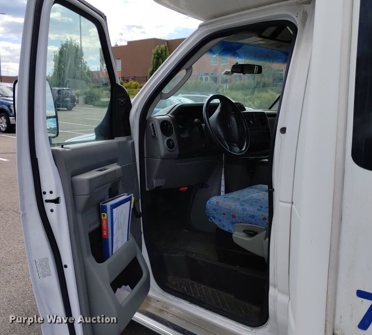 image for item DK8783 2015 Turtle Top  shuttle bus