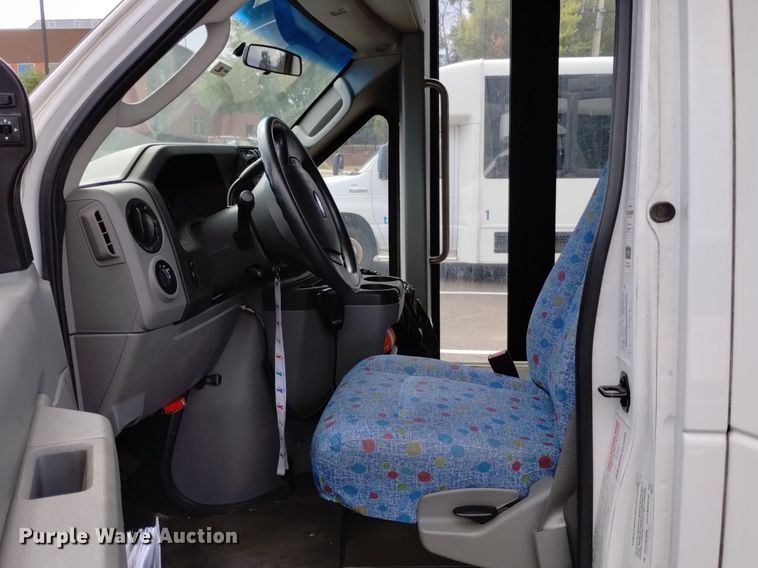 image for item DK8783 2015 Turtle Top  shuttle bus