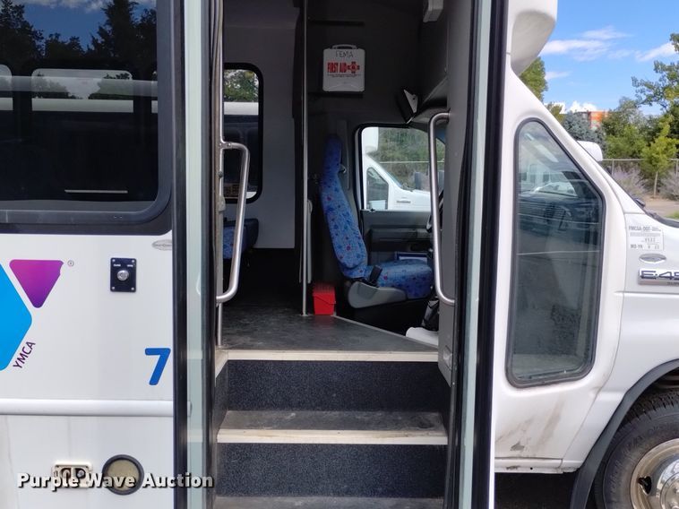 image for item DK8783 2015 Turtle Top  shuttle bus