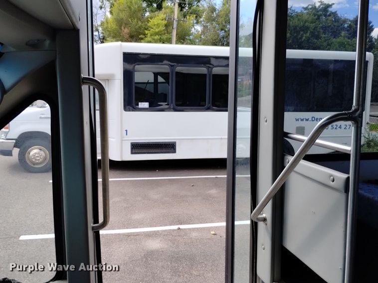 image for item DK8783 2015 Turtle Top  shuttle bus