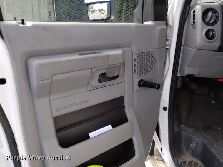 image for item DK8784 2015 Turtle Top  shuttle bus