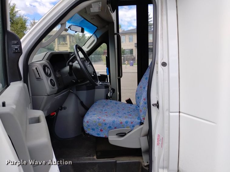 image for item DK8785 2015 Turtle Top  shuttle bus