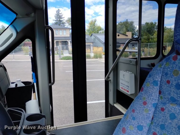 image for item DK8785 2015 Turtle Top  shuttle bus