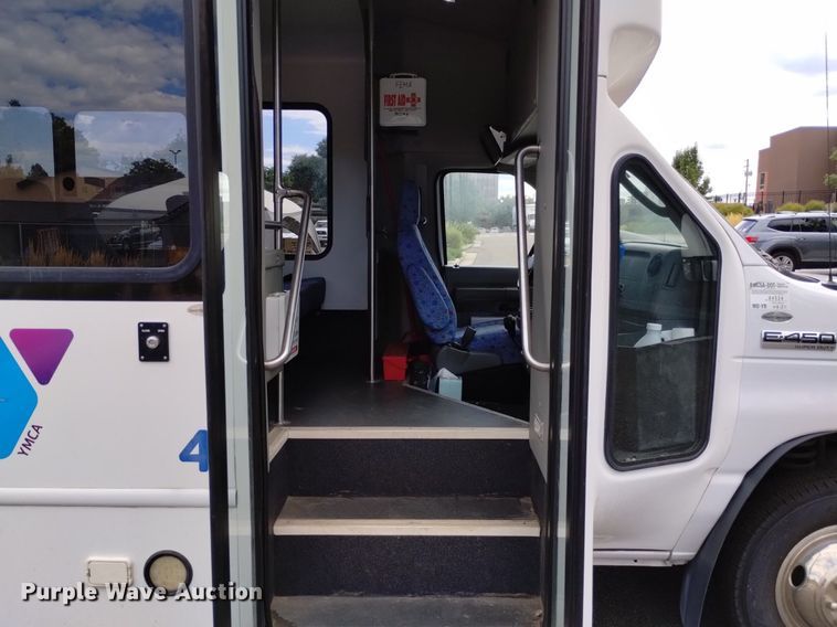 image for item DK8785 2015 Turtle Top  shuttle bus