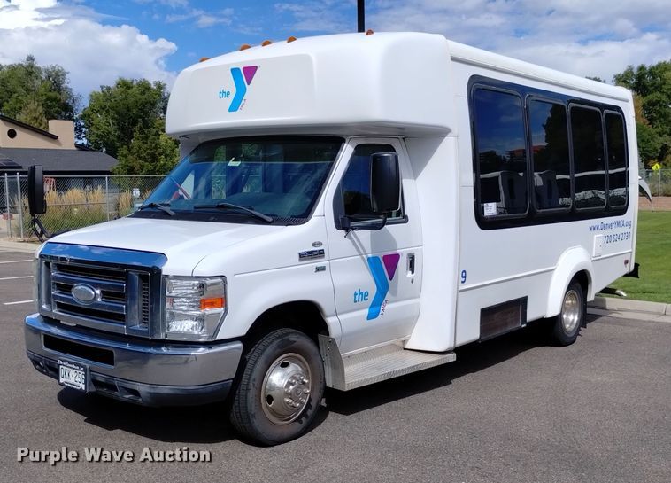 image for item DK8786 2015 Forrest River  shuttle bus