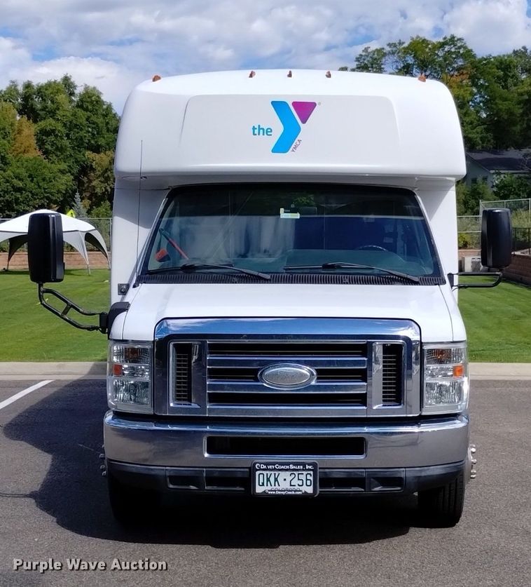 image for item DK8786 2015 Forrest River  shuttle bus