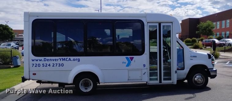 image for item DK8786 2015 Forrest River  shuttle bus