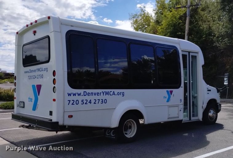 image for item DK8786 2015 Forrest River  shuttle bus