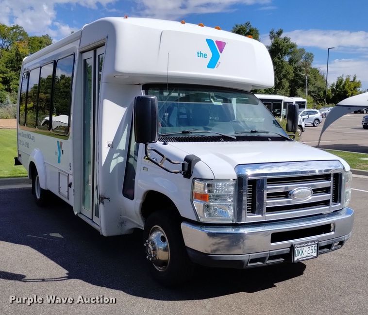 image for item DK8786 2015 Forrest River  shuttle bus