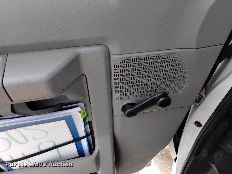 image for item DK8786 2015 Forrest River  shuttle bus