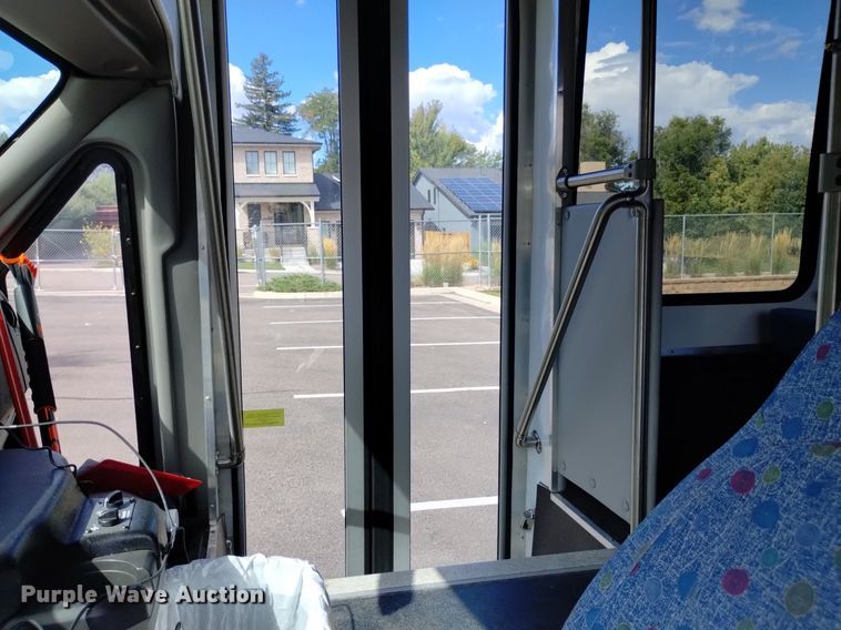 image for item DK8786 2015 Forrest River  shuttle bus