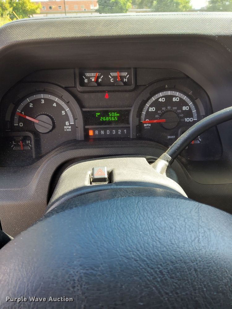 image for item DK8786 2015 Forrest River  shuttle bus