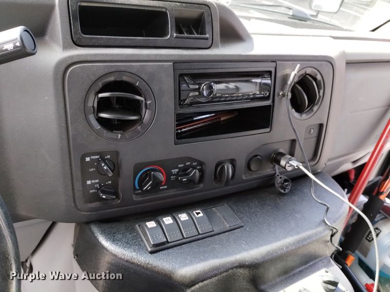 image for item DK8786 2015 Forrest River  shuttle bus