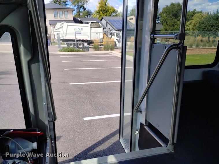 image for item DK8786 2015 Forrest River  shuttle bus