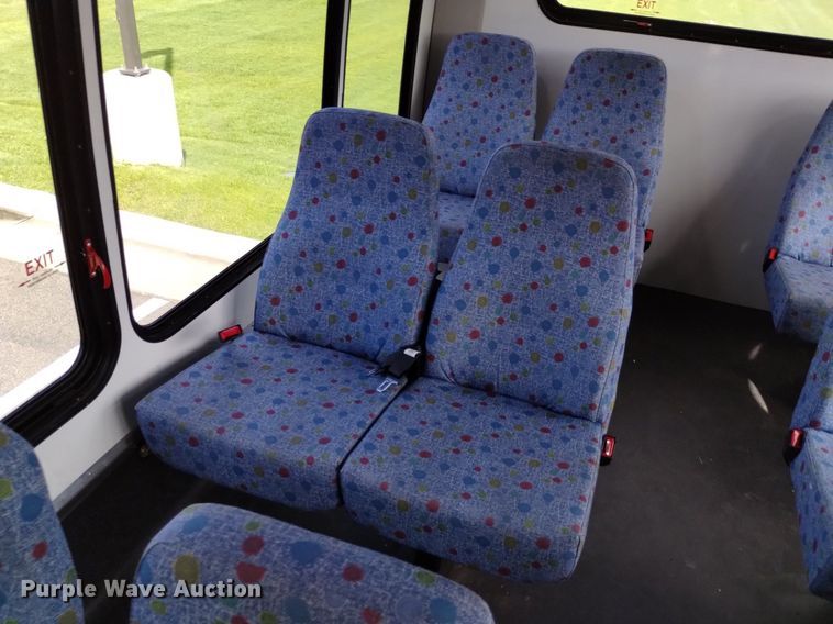 image for item DK8786 2015 Forrest River  shuttle bus