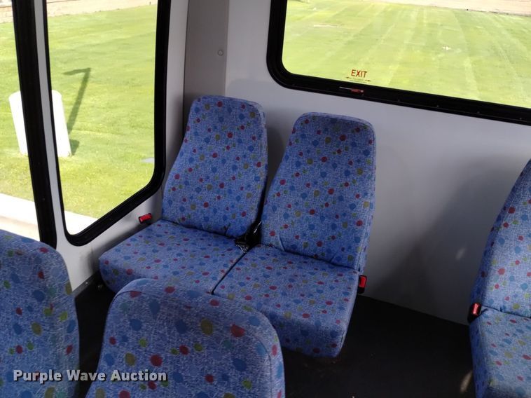 image for item DK8786 2015 Forrest River  shuttle bus