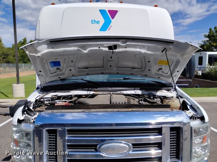 image for item DK8786 2015 Forrest River  shuttle bus