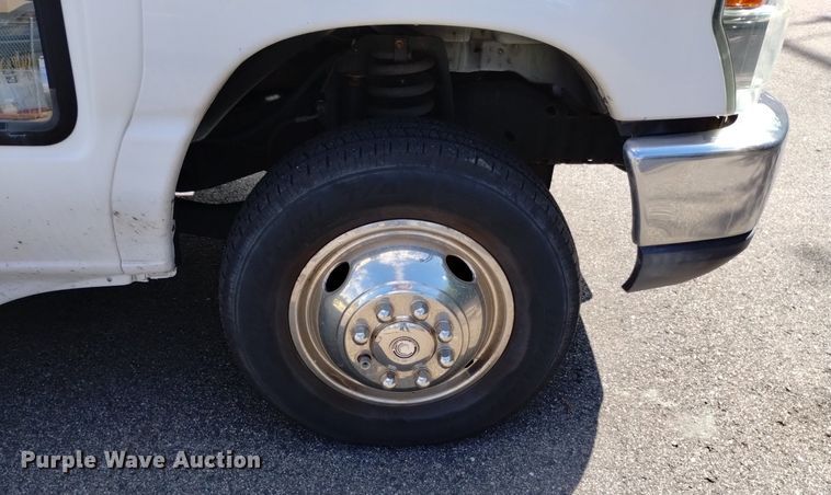 image for item DK8786 2015 Forrest River  shuttle bus