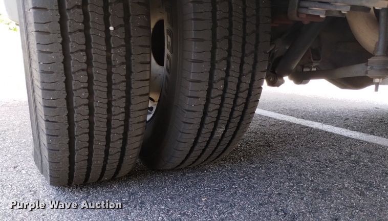 image for item DK8786 2015 Forrest River  shuttle bus