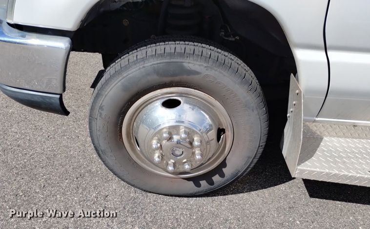 image for item DK8786 2015 Forrest River  shuttle bus