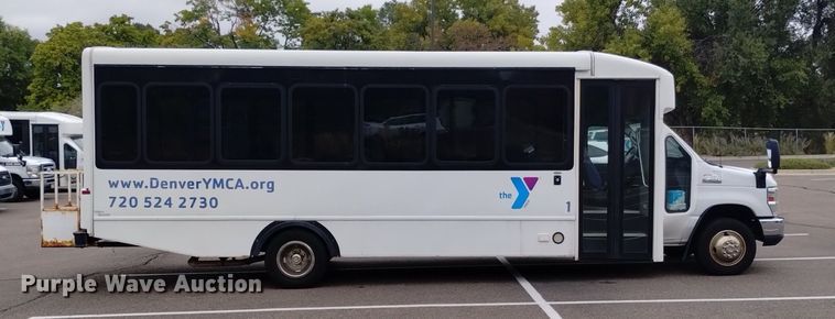 image for item DK8787 2014 Ford E450  shuttle bus