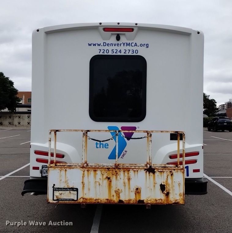 image for item DK8787 2014 Ford E450  shuttle bus