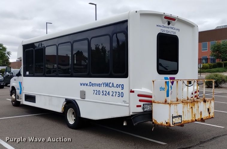 image for item DK8787 2014 Ford E450  shuttle bus