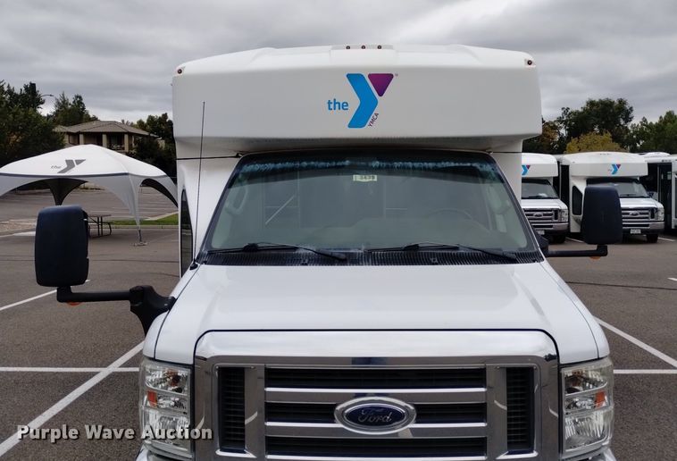 image for item DK8787 2014 Ford E450  shuttle bus
