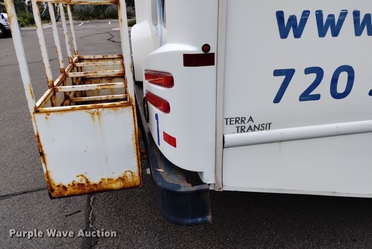 image for item DK8787 2014 Ford E450  shuttle bus