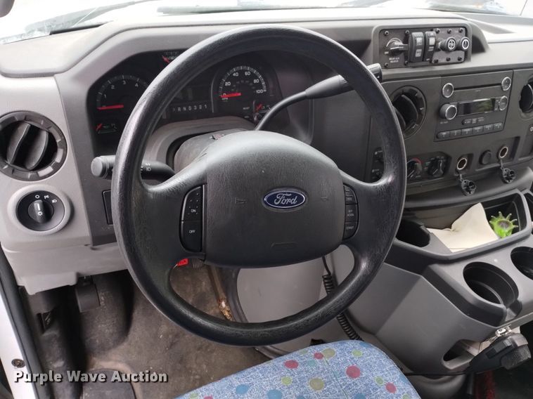 image for item DK8787 2014 Ford E450  shuttle bus