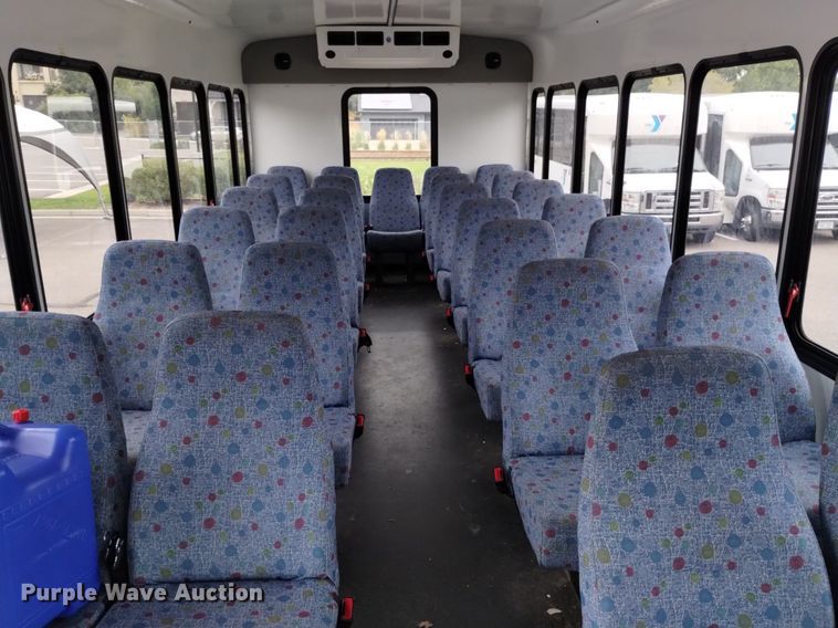 image for item DK8787 2014 Ford E450  shuttle bus