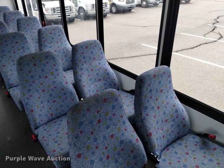 image for item DK8787 2014 Ford E450  shuttle bus