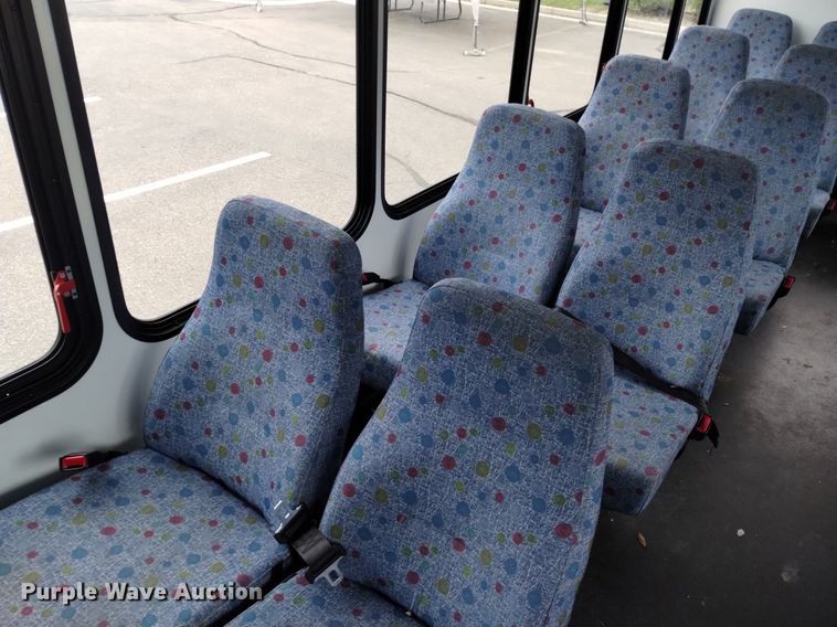 image for item DK8787 2014 Ford E450  shuttle bus