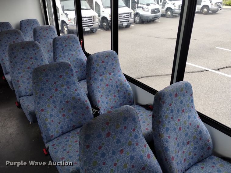 image for item DK8787 2014 Ford E450  shuttle bus