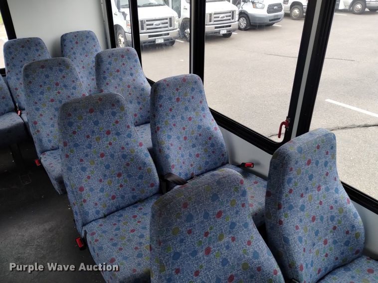 image for item DK8787 2014 Ford E450  shuttle bus