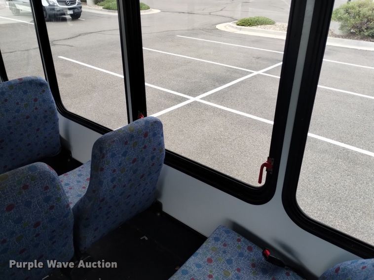 image for item DK8787 2014 Ford E450  shuttle bus