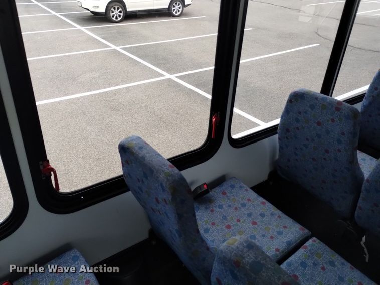 image for item DK8787 2014 Ford E450  shuttle bus